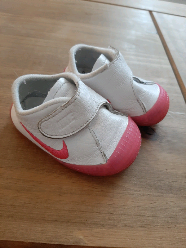 gumtree nike trainers